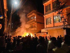 जेनजी आन्दोलन : एमाले, कांग्रेस र माओवादीको पार्टी कार्यालय तोडफोड