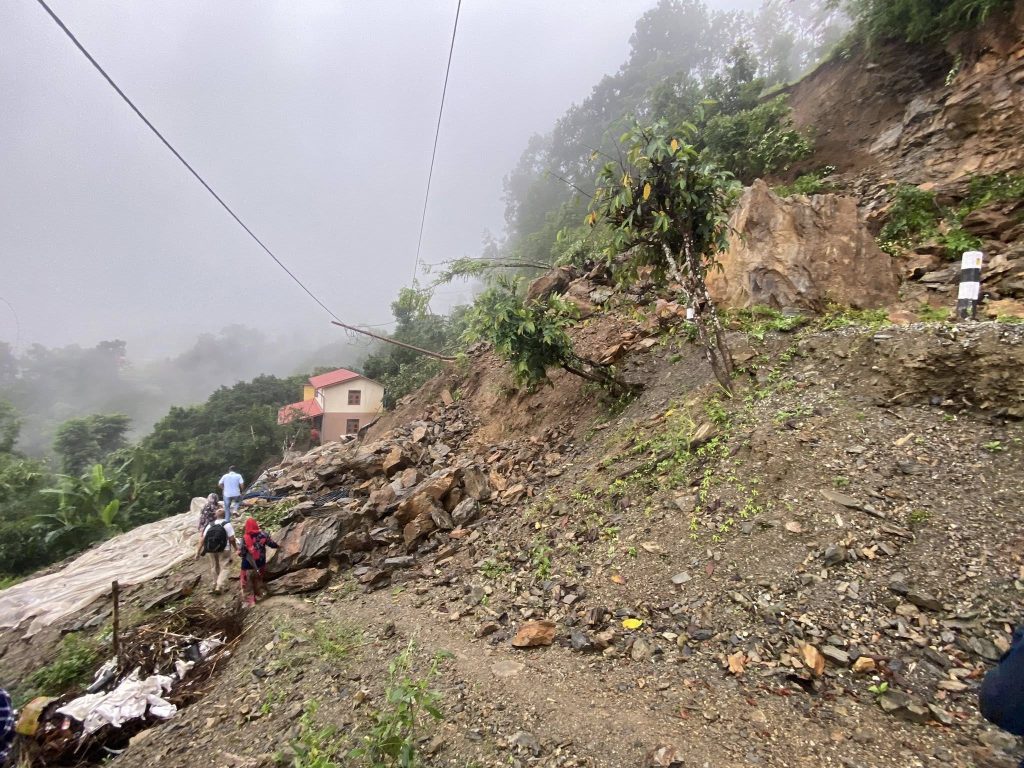 पहिरो पीडित खड्काको आक्रोश : सरोकारवालाले ध्यान दिएनन् ?