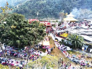 गलेश्वरमा सतबिउ छर्नेको भीड