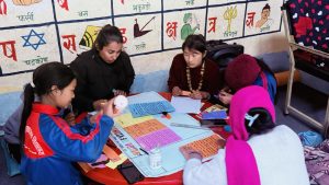 विद्यार्थीलाई रचनात्मक गराउन विद्यालयमा भित्ते पत्रिका प्रकाशन