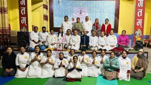 योगले शरीर, मन, व्यवहार र चेतनामा प्रभाव पार्छ : प्रजिअ आचार्य
