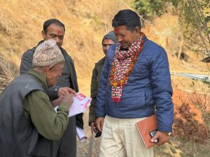 पालिकाबासीको आर्शिवाद लिदै एमाले उम्मेदवार केसी