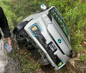 पर्वतमा इभी गाडी दुर्घटना, १० जना घाइते