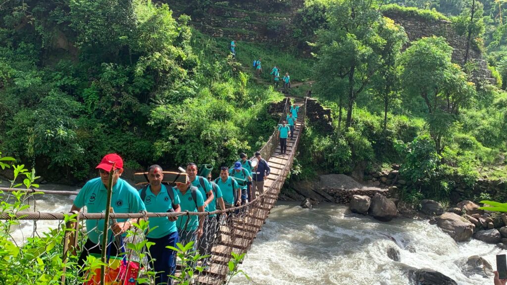 पर्यटन प्रवद्र्धनमा लायन्स ढोरपाटनको सक्रियता : नरसिंहकोटदेखि चुङ्ग्री बुकीसम्म पदयात्रा