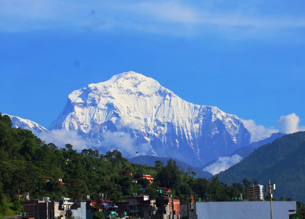 खुलेको धौलागिरि हिमाल