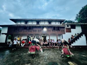 शताब्दी घरमा : लाखे नाच प्रदर्शन