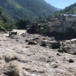 निसीखोलामा बाढीको वितण्डा : ३० घर बगरमा परिणत
