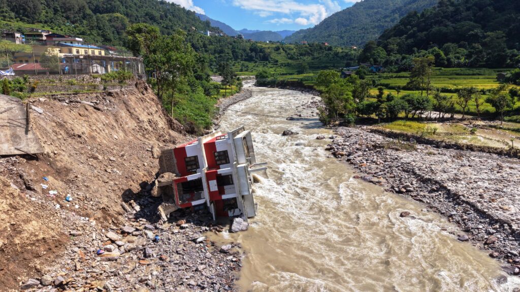 गलकोटमा बाढी, पहिरो र हावाहुरीले ६३ घरमा क्षति