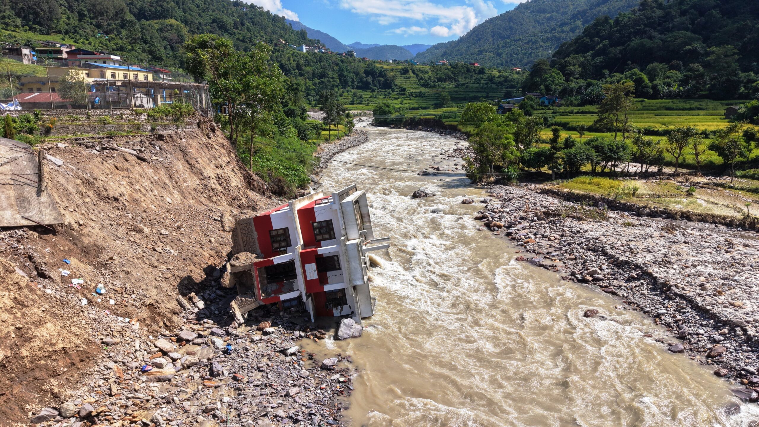 गलकोटमा बाढी, पहिरो र हावाहुरीले ६३ घरमा क्षति