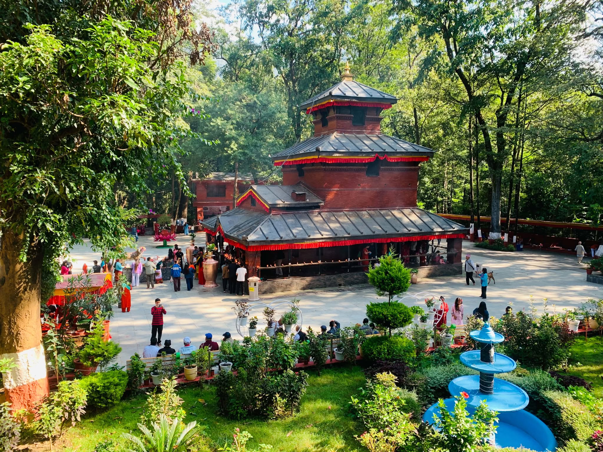 बाढीपहिरोले बागलुङ कालिका मन्दिरमा छैन दर्शनार्थीको रौनक